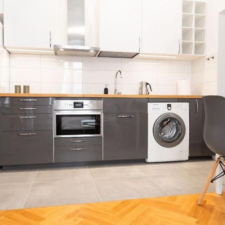 Househost Apt - Krowoderska 55 Krakow Dış mekan fotoğraf