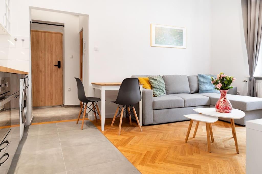 Househost Apt - Krowoderska 55 Krakow Dış mekan fotoğraf